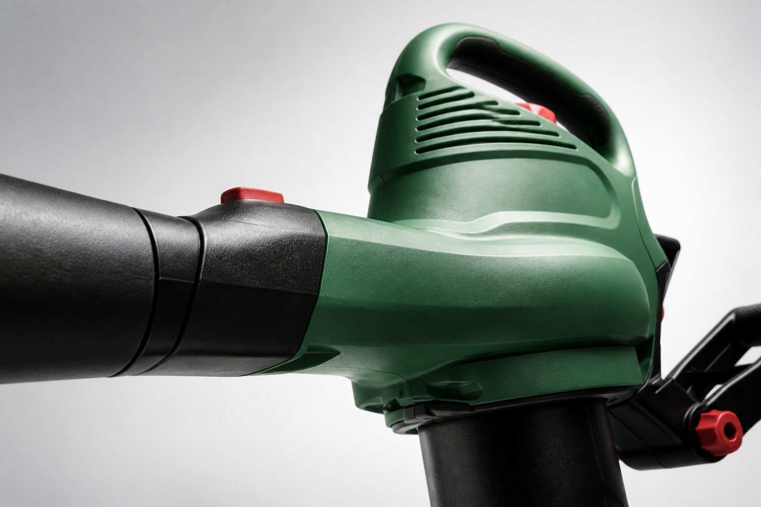 Bosch UniversalGardenTidy : le confort silencieux du filaire 🔌
