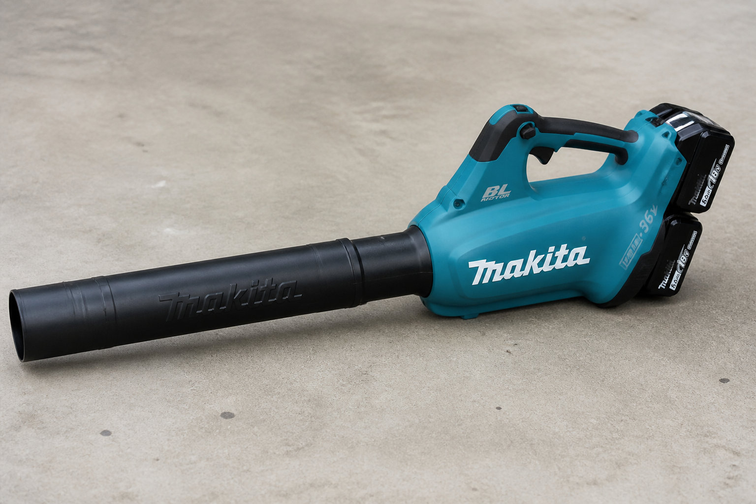 Makita DUB362Z : le monstre de puissance en 36V 🌪️