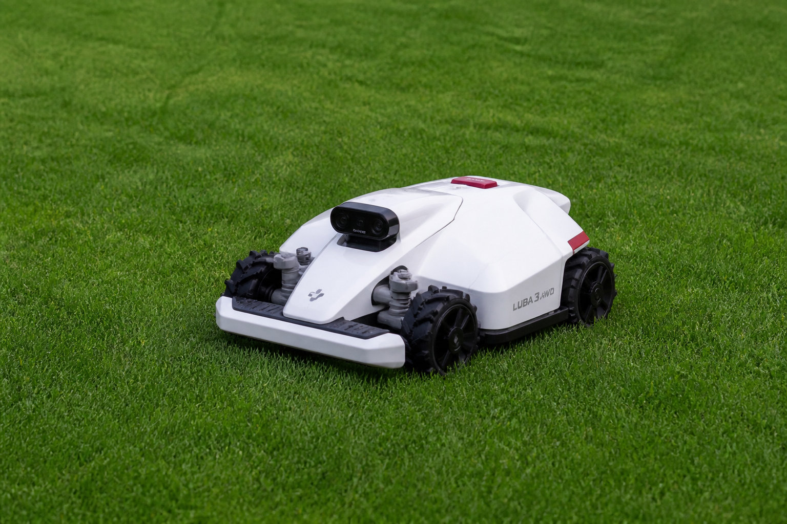 Mammotion Luba 3 AWD : puissance brute pour vastes étendues