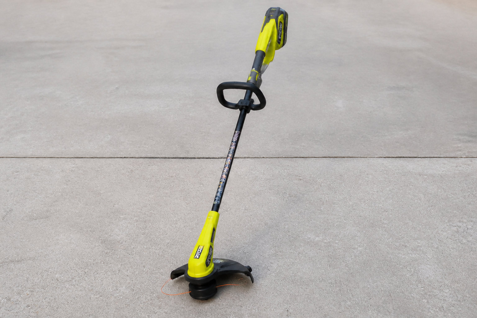 Ryobi RLT183225F : le confort du manche télescopique